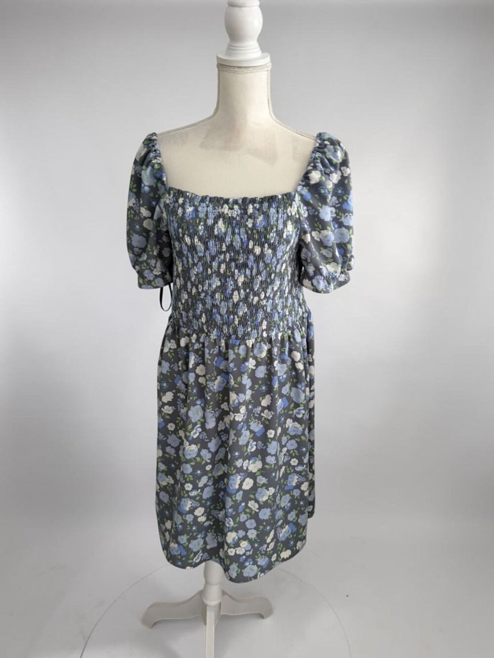ANN TAYLOR LOFT Blue Floral Smocked Sundress Size Large